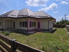 Casa de vanzare cu 4 camere in Brebu