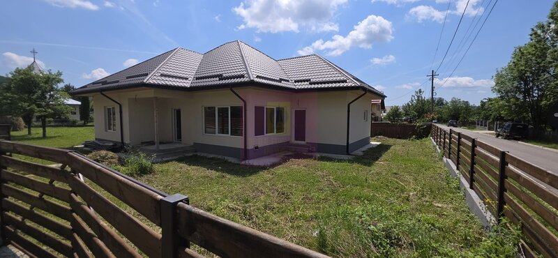 Casa de vanzare cu 4 camere in Brebu